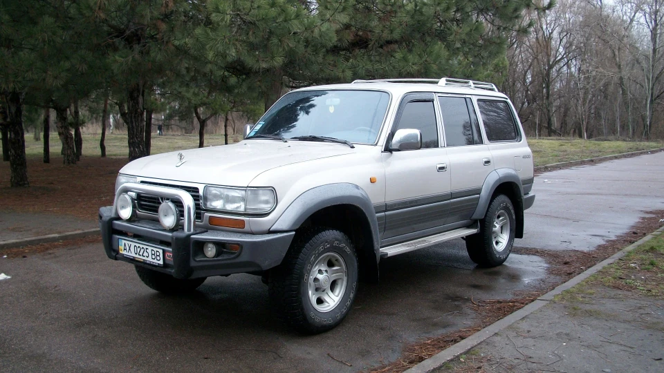 Toyota Land Cruiser 2
