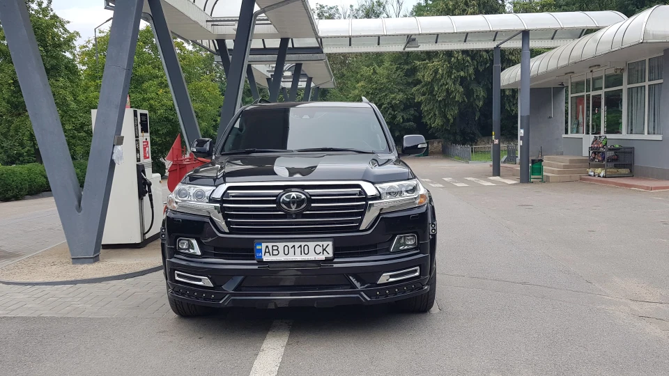 Toyota Land Cruiser 4