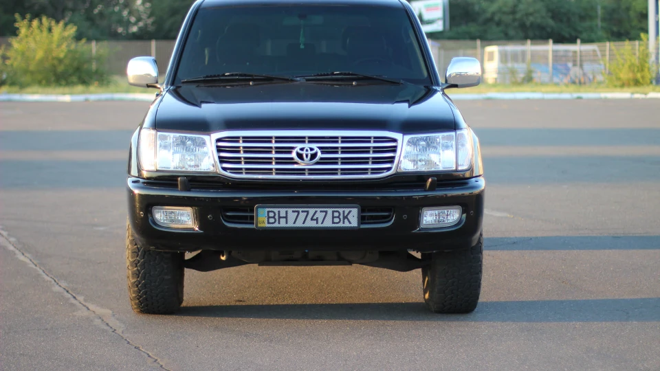 Toyota Land Cruiser 100 VX САРАЮГА
