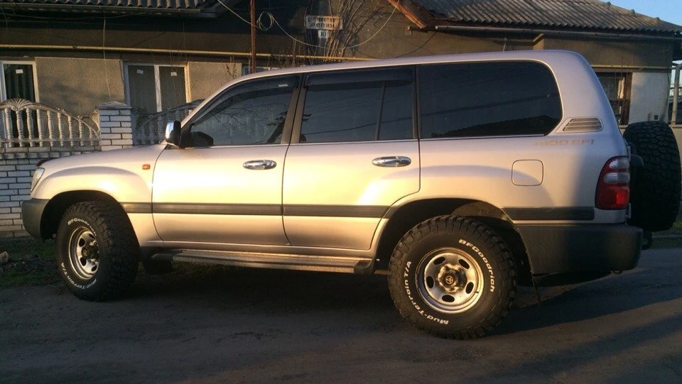 Toyota Land Cruiser 105 "PROCTO Service" 4