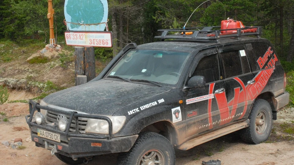 Toyota Land Cruiser 105ка 2
