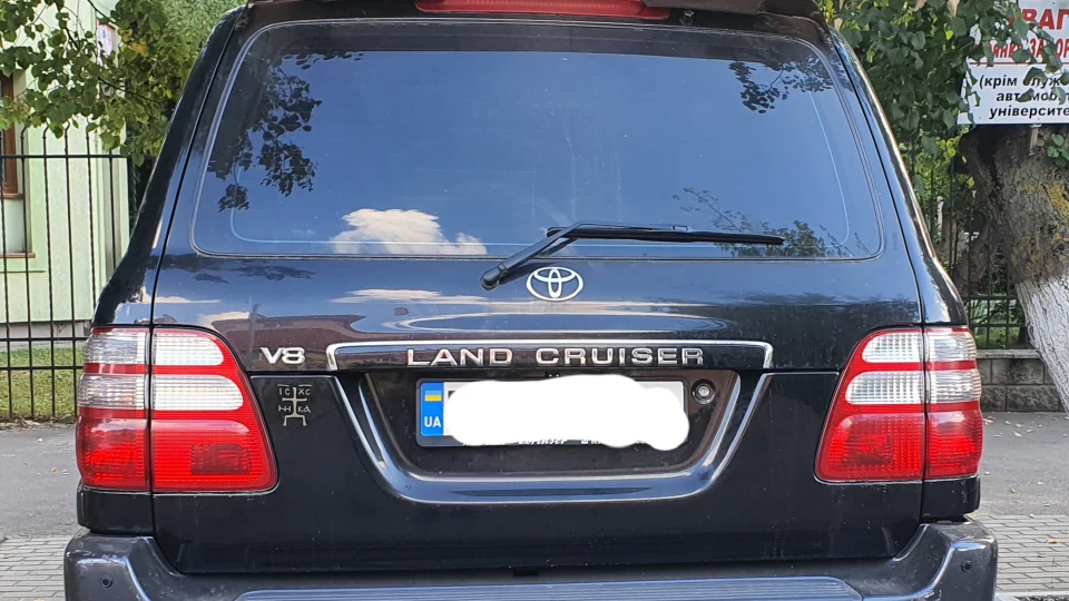 Toyota Land Cruiser 4.7 v8 2