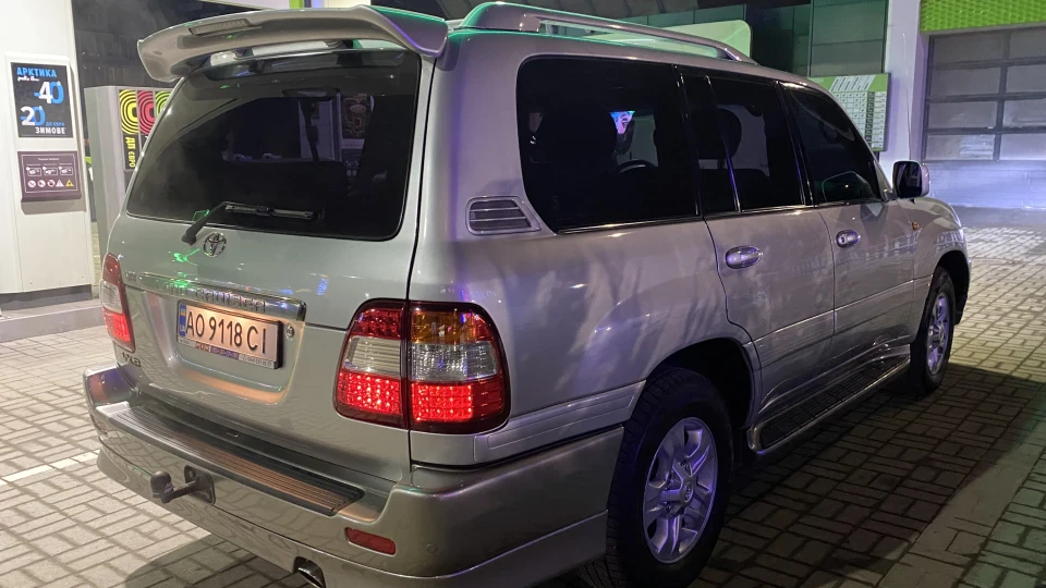 Toyota Land Cruiser 4.7 VXR 2