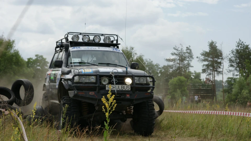 Toyota Land Cruiser 80 SCHULBUS 4