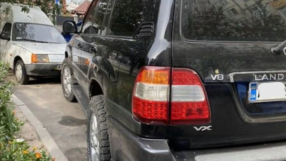 Toyota Land Cruiser АК-47 2