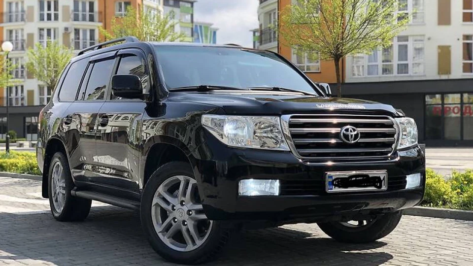 Toyota Land Cruiser Бегемот