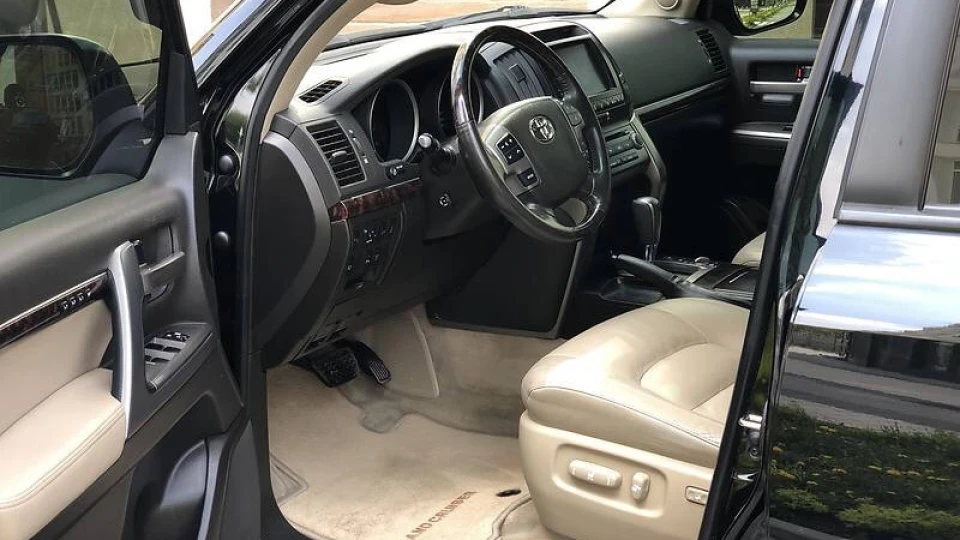 Toyota Land Cruiser Бегемот 4