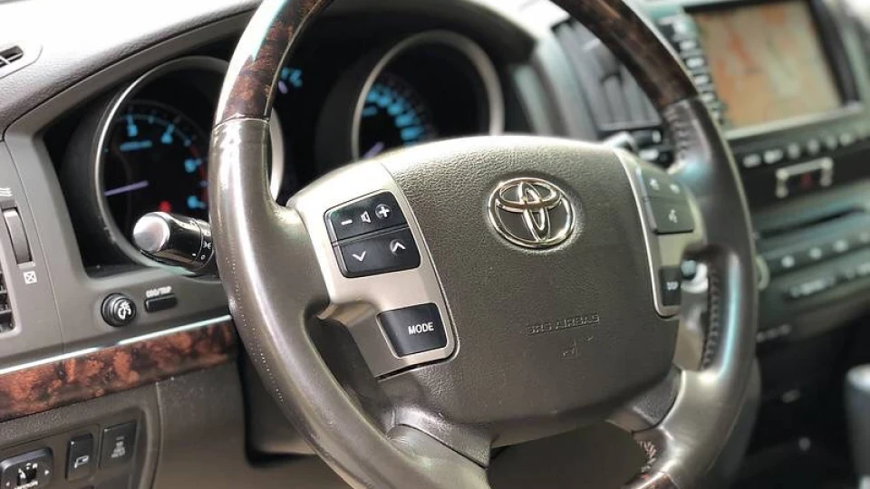 Toyota Land Cruiser Бегемот 5
