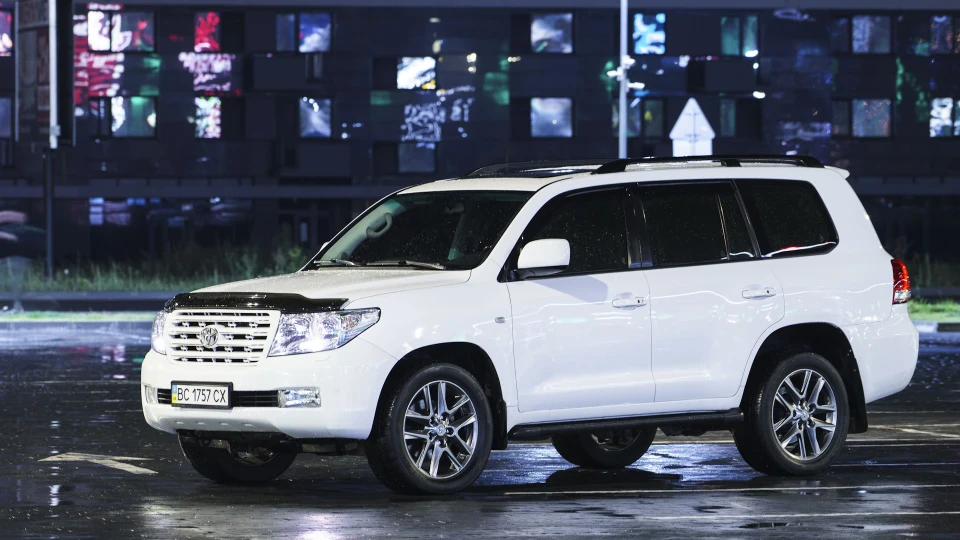 Toyota Land Cruiser Два Сто 2