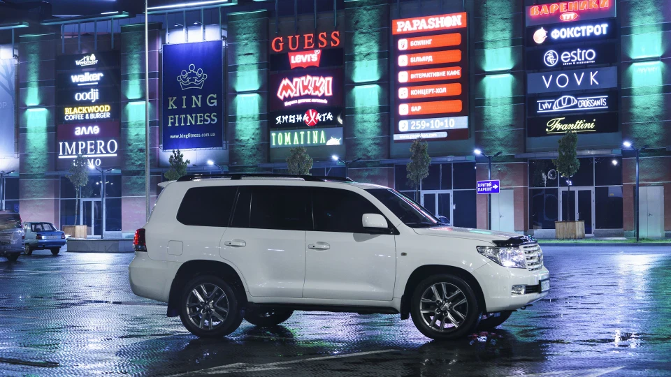 Toyota Land Cruiser Два Сто 5