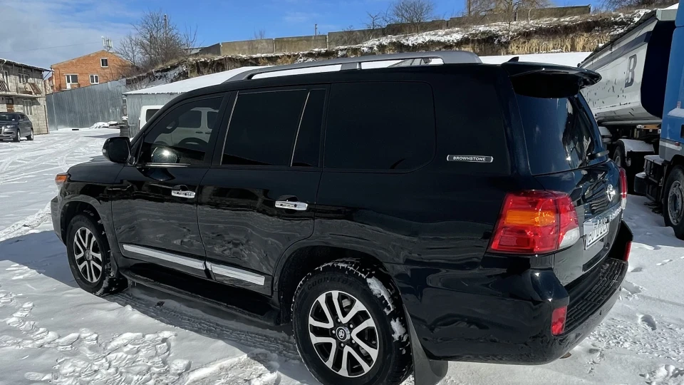 Toyota Land Cruiser Ексклюзивна Browstone 3