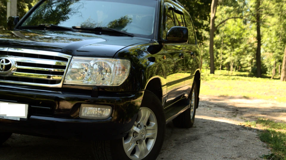 Toyota Land Cruiser Executive Black 2