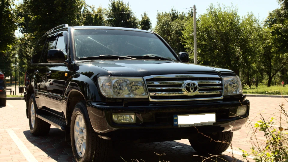Toyota Land Cruiser Executive Black 3