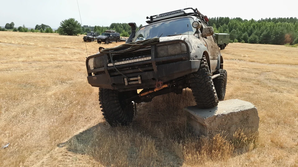 Toyota Land Cruiser Генерал піщаних кар'єро 2