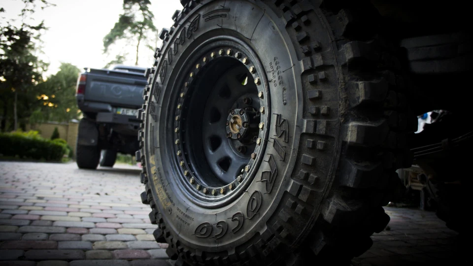 Toyota Land Cruiser Heavy Duty, FJ-70 3