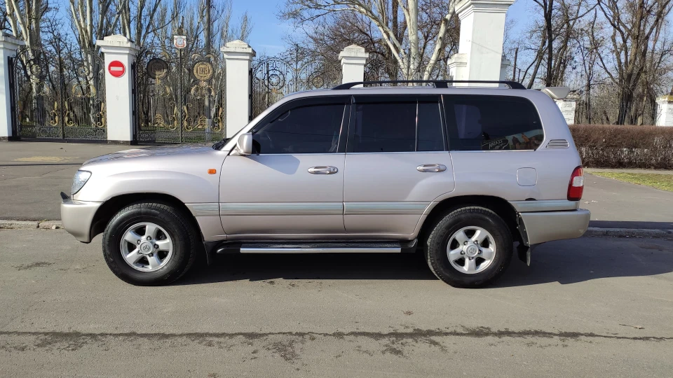 Круїзна бомба Toyota Land Cruiser 5