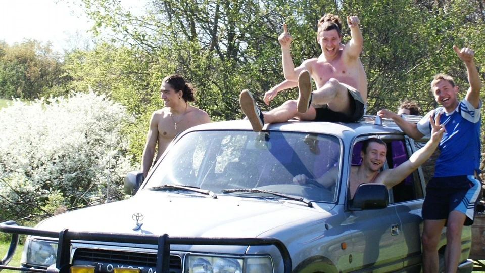 Toyota Land Cruiser Mega traversed tank