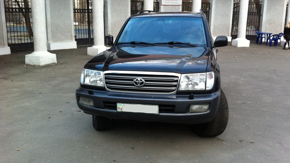 Toyota Land Cruiser MONSTER 2