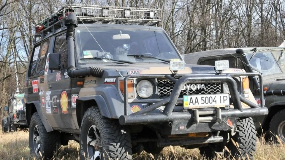 Toyota Land Cruiser Смугастий 5