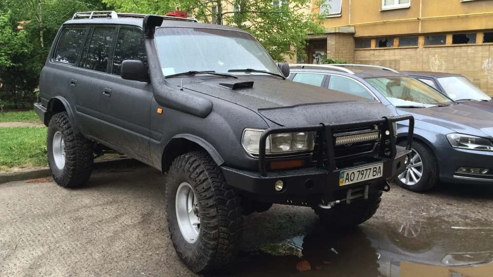 Toyota Land Cruiser TLC 80 VX 2