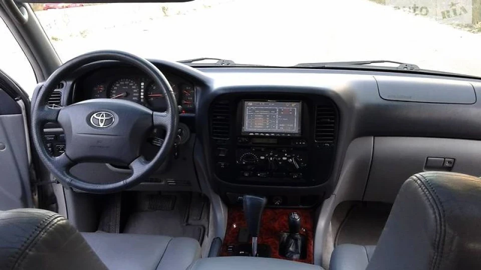 Toyota Land Cruiser в оригіналі) 5