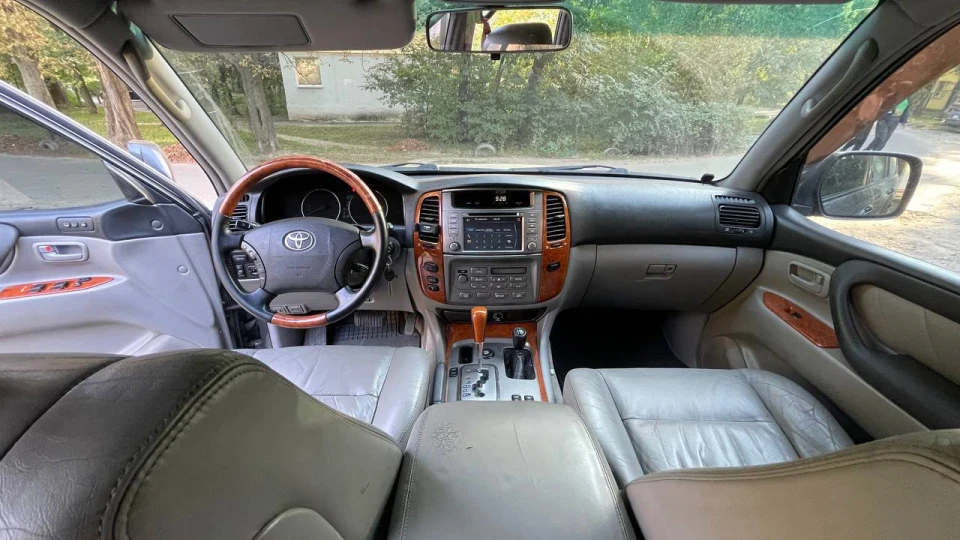 Toyota Land Cruiser V8 4.7 4