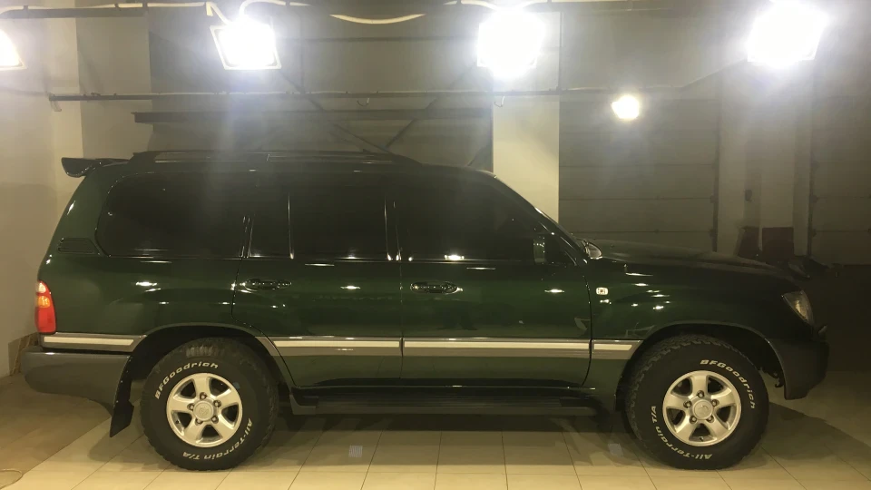 Toyota Land Cruiser Зелений 3