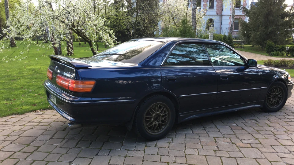 Toyota Mark II 2