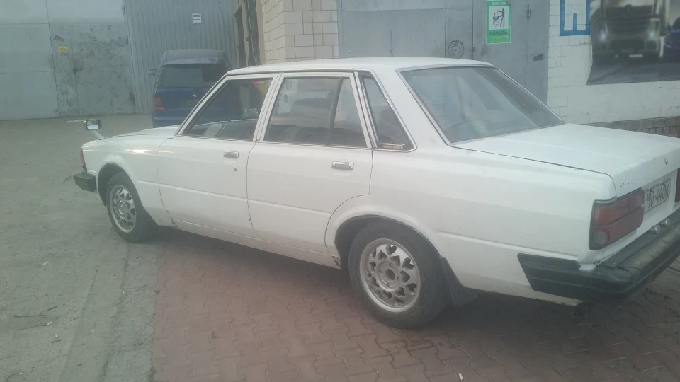 Toyota Mark II 4