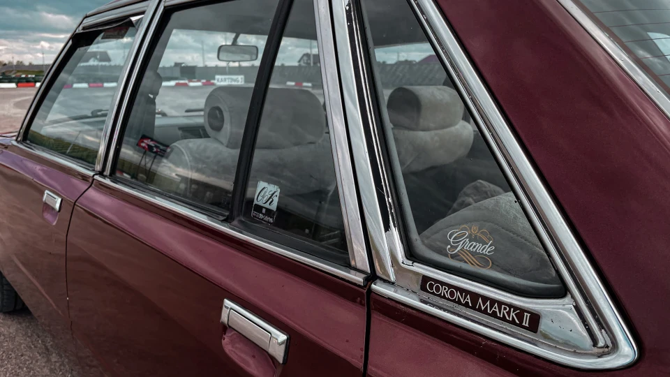 Toyota Mark II 1g-eu. Червона маркування 2