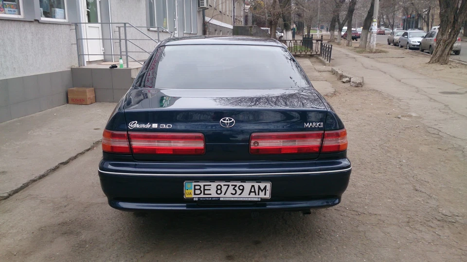 Toyota Mark II Grande G 2