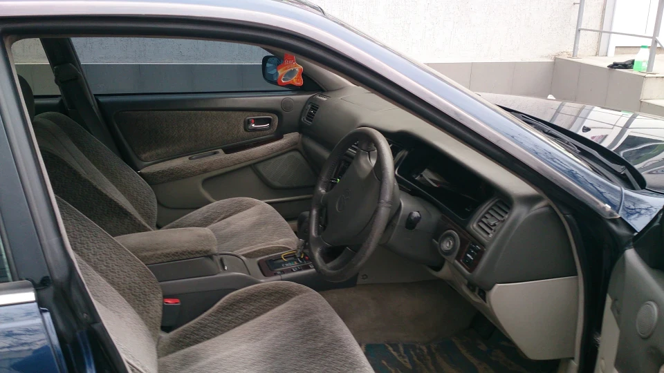 Toyota Mark II Grande G 4