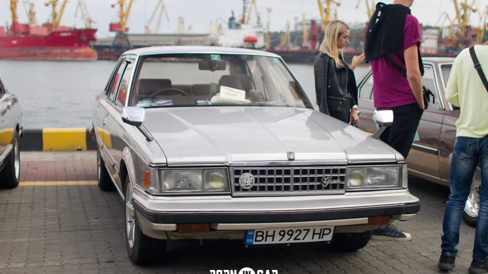 Toyota Mark II grandfather's capsule 3
