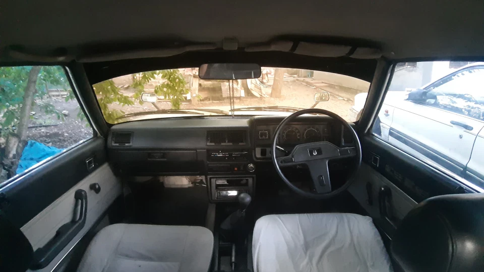 Toyota Mark II Gx60 21r-u 4