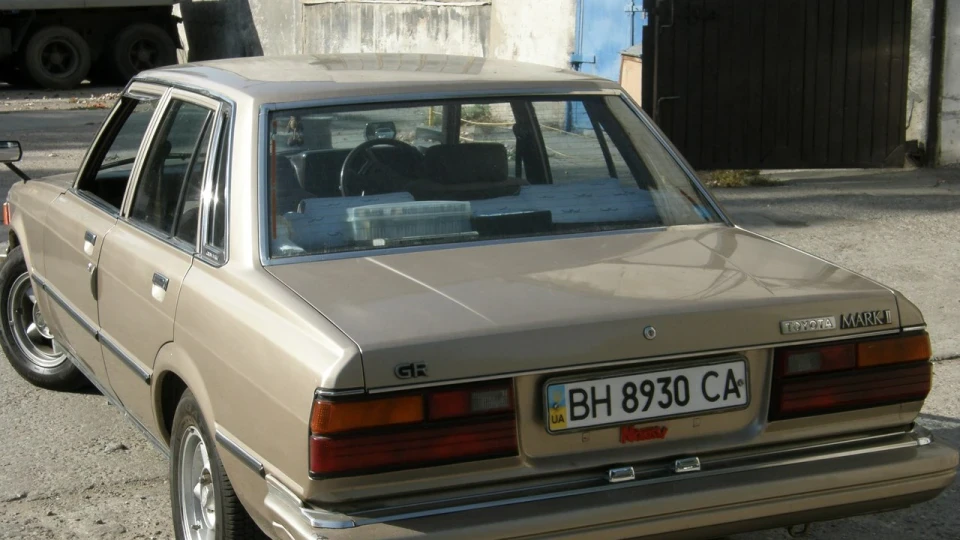 Toyota Mark II JZ Диван 5