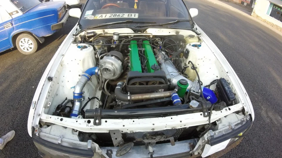 Toyota Mark II JZX-83 turbo