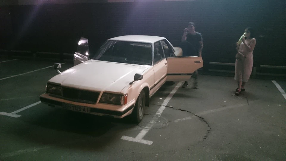 Toyota Mark II oldairplane 2
