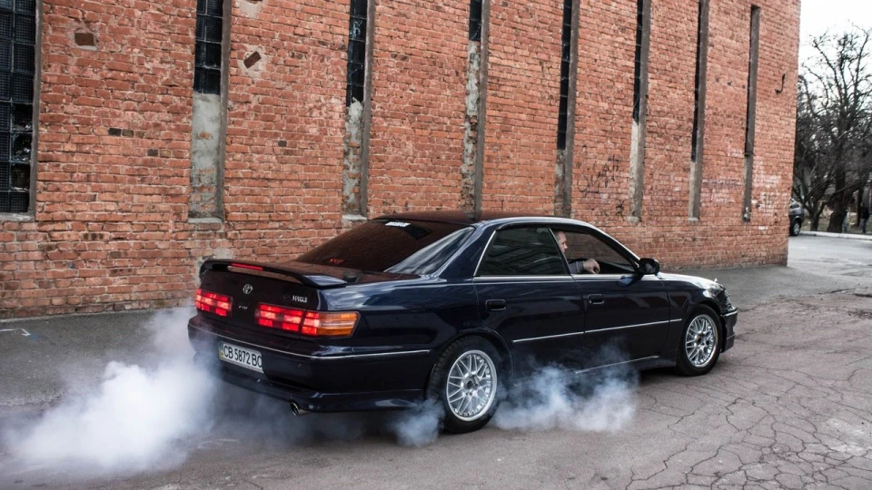 Toyota Mark II Chameleon 4