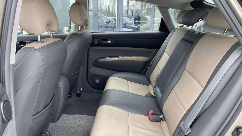 Toyota Prius 4