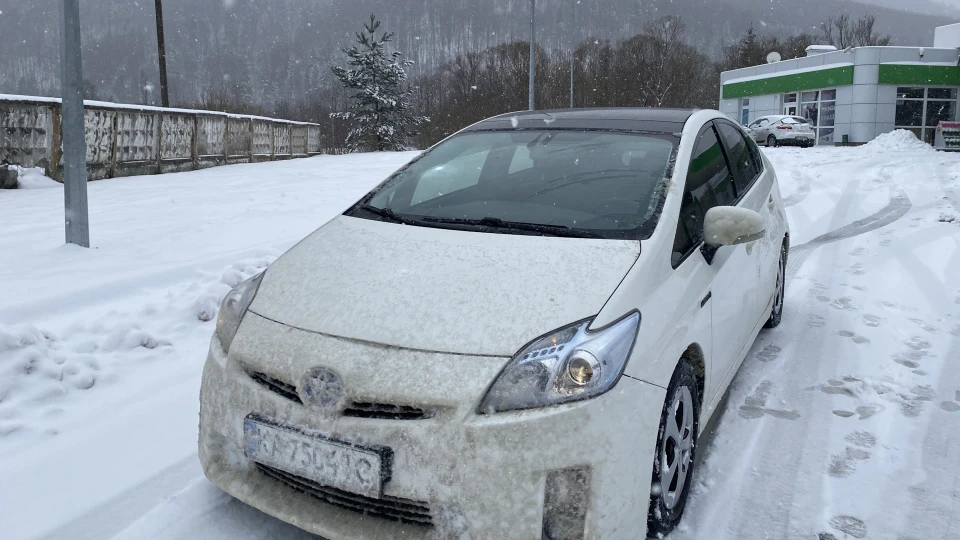 Toyota Prius Білий Перламутровий 3