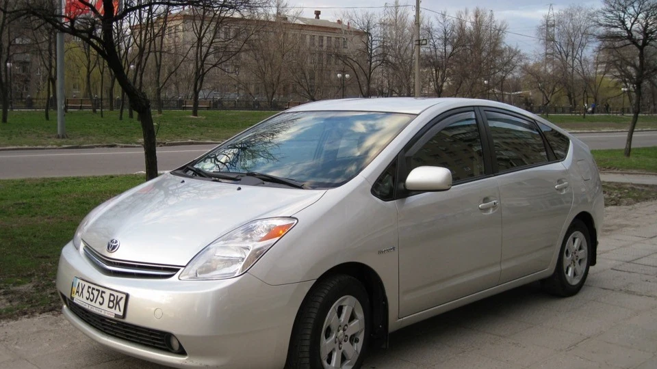 Toyota Prius Космоліт на батарейках;) 2