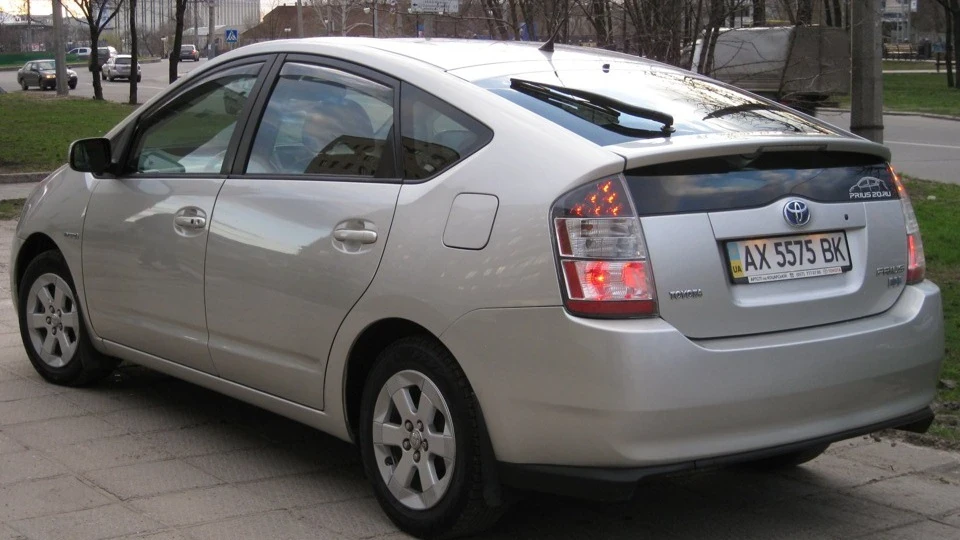Toyota Prius Космоліт на батарейках;) 3