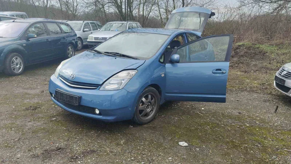 Toyota Prius Levis 501