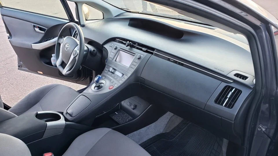 Toyota Prius USA 4