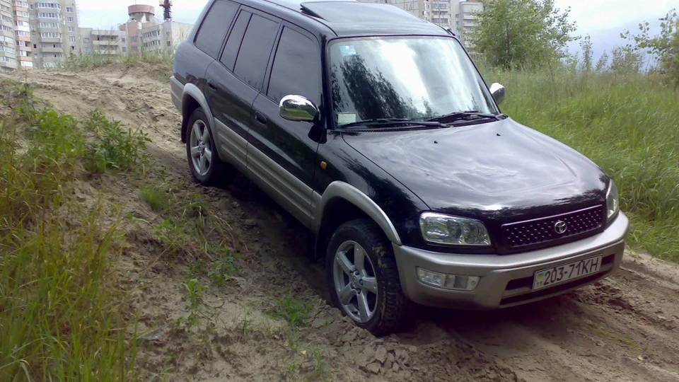 Toyota RAV4 2