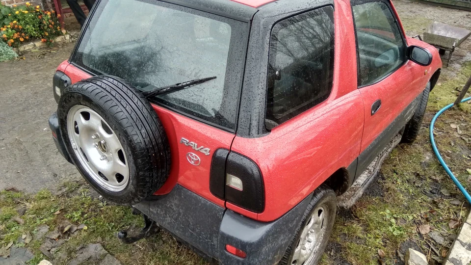 Toyota RAV4 🐌 3