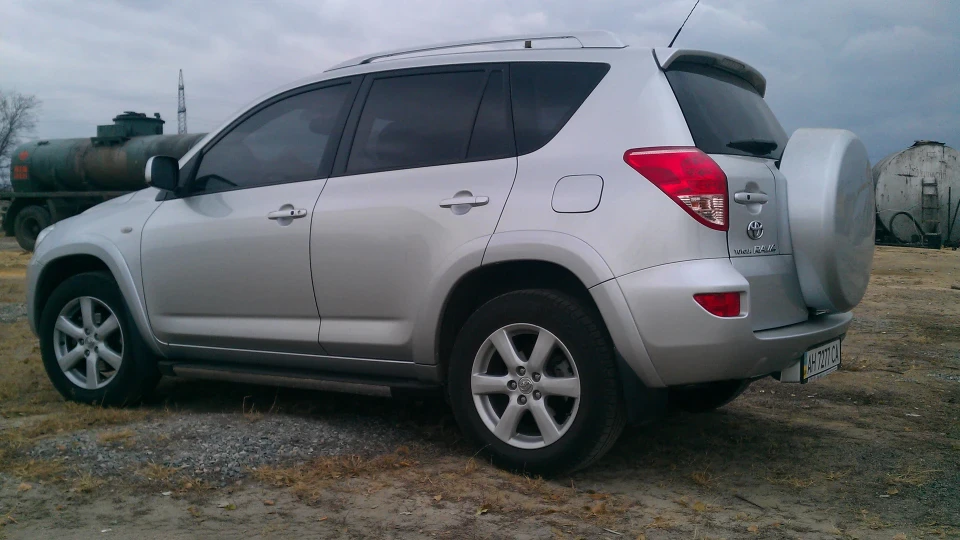 Toyota RAV4 2