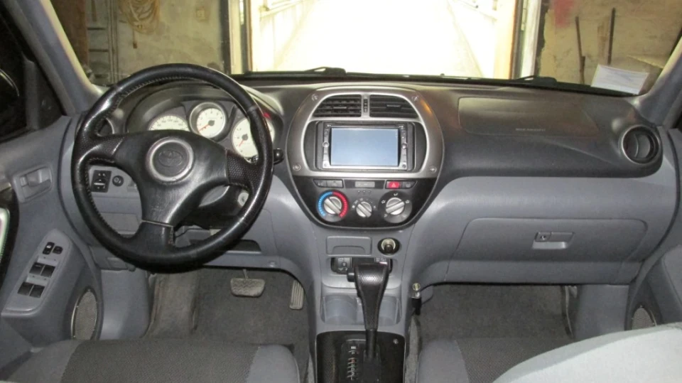 Toyota RAV4 2
