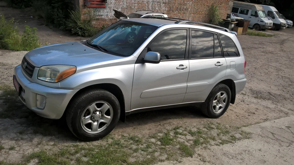 Toyota RAV4 2