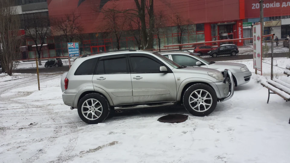 Toyota RAV4 2